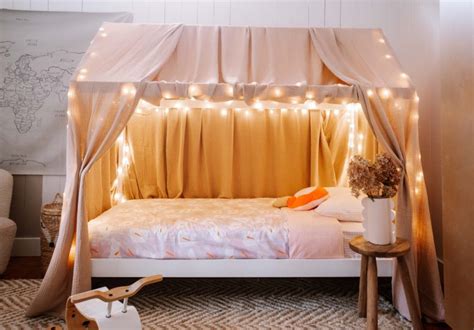 Easy Homemade Bed Tent - Hanaposy