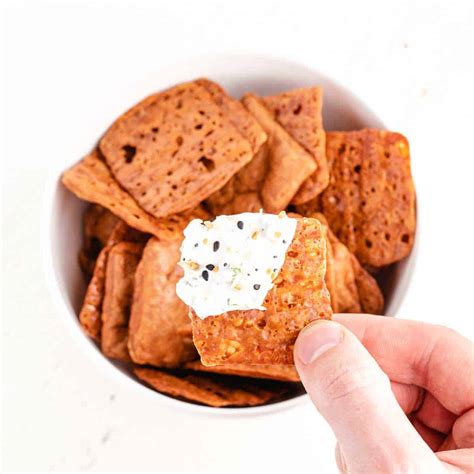 Easy Keto Cheese Crackers (1 Ingredient & <1g Net Carb) - Keto …