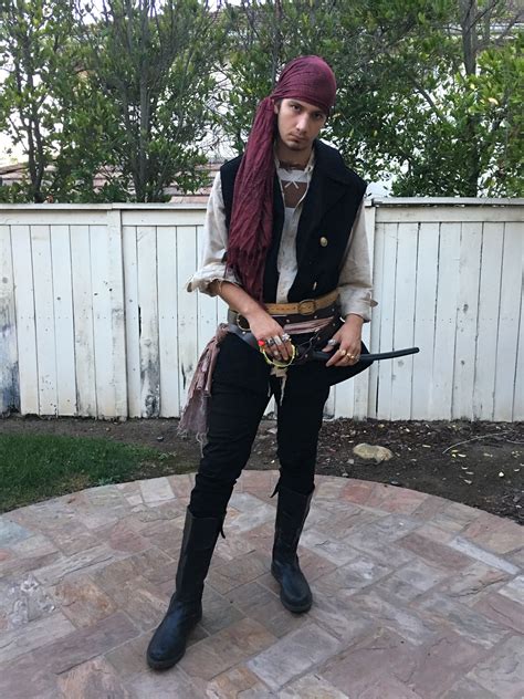 Easy Male Pirate Costume