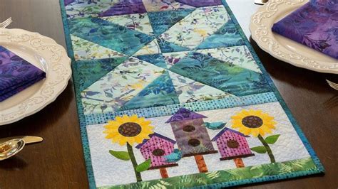 Easy Pieced Table Runner Series August a Shabby Fabrics Tutorial