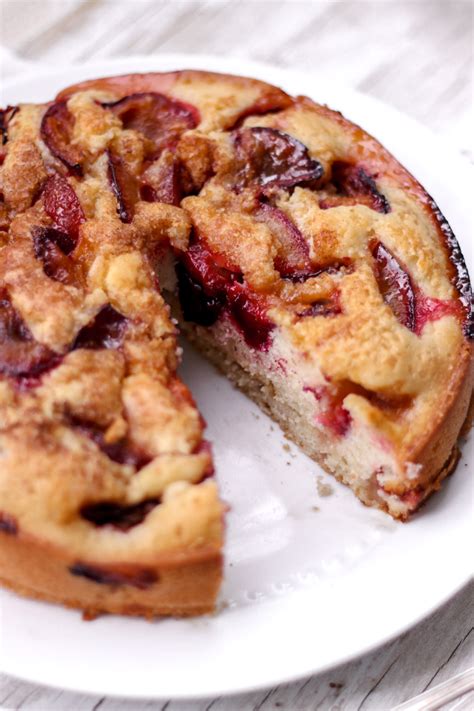 Easy Plum Cake