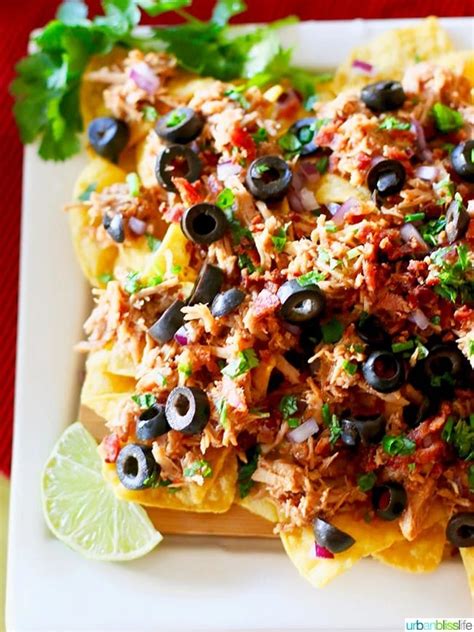 Easy Slow Cooker Pulled Pork Nachos - Aleka