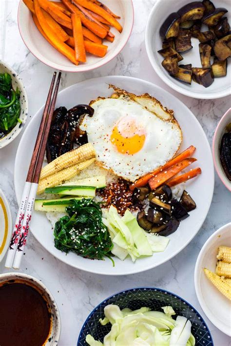 Easy Vegetable Bibimbap with Mushroom & Spinach