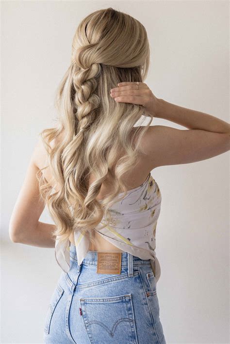 Easy hair styles. Sep 13, 2020 · Gather your hair to the side, divide it into three sections, and weave the strands in and out. Tie with an elastic then loosen up the braid by pulling it ever so gently. This style works well on ... 