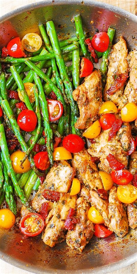 Easy healthy meal. Elizabeth Ward, M.S., RDN. You're just 30 minutes away from getting a delicious and filling dinner on the table with these low-carb, high-protein meals. Whether it's chicken, … 