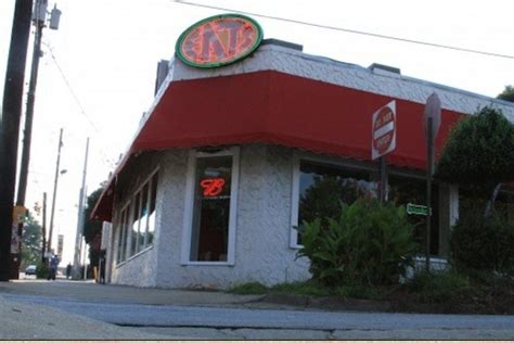 Eats atlanta. Here are 13 of the oldest restaurants in Atlanta, and their fascinating stories. Photo Credit: Atkins Park. 1. Atkins Park Restaurant & Bar. Since its genesis as The Atkins Park Delicatessen in 1927, this restaurant has been a staple of the Va-Hi community. It remains the oldest continuously-licensed tavern in ATL. 