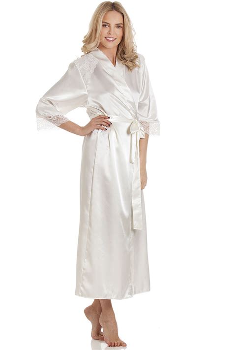Ebay robes. Women's Robes. Women's sleepwear robes are worn as outer garments over a pair of pajamas or underclothing. Also referred to as a bathrobe, dressing gown, or house coat, these women's garments are usually loose-fitting, open to the front, tied with a fabric belt, and worn when lounging or taking care of personal hygiene tasks. 