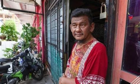 Ebby yus biography examples