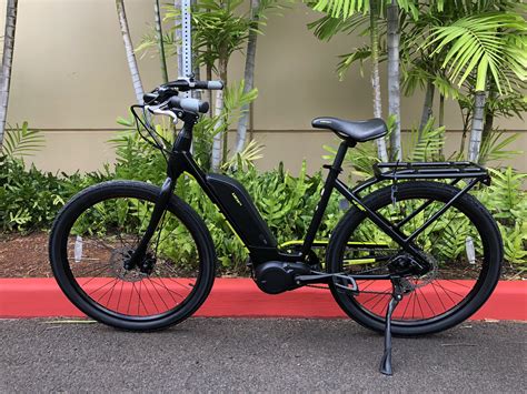 Ebikes hawaii. Bicyclists riding in a bicycle lane shall travel in the same direction as the traffic in the adjoining roadway lane. When riding on bicycle paths wide enough for two-way traffic, bicyclists must stay to their right. The State and City governments have the right to restrict or ban the use of mopeds on bikeways. 