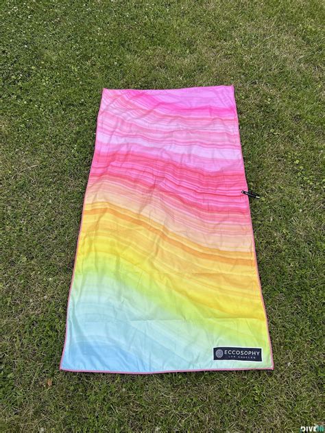 ECCOSOPHY Microfiber Beach Towel for Adults - Oversized Travel Beach Towels with Pouch - 71x35. . Eccosophy