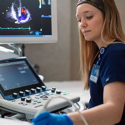 Echo pay. We’ve identified nine states where the typical salary for a Cardiac Sonographer job is above the national average. Topping the list is New York, with Vermont and Maine close behind in second and third. Maine beats the national average by 5.9%, and New York furthers that trend with another $11,142 (12.4%) above the $89,646. 