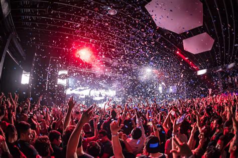 Echostage - echostage.com. Eye-catching lasers, cryo-jets, confetti cannons, a d&b audiotechnik V-Series audio system and sprawling, high-resolution LED walls sound like the trappings of …
