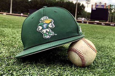 Pirates 8, Green Wave 5. GREENVILLE, N.C. (WITN) - The East Carolina baseball team got down by four runs on Saturday morning but the bats and the Pirates stayed hot coming back to beat Tulane 8-5 .... 