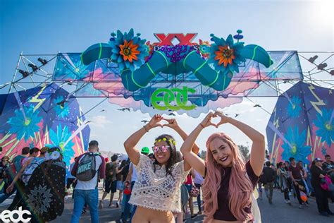 Edc mexico. This footage goes to the right of EDC Mexico and credits to R3HAB, Spinnin' Records, WMG, and Insomniac. This festival was located in Mexico City, Mexico. Tr... 