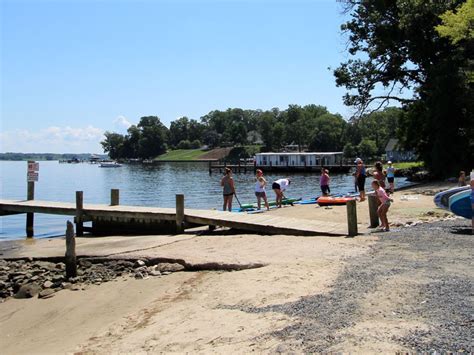 The FWC’s Florida Public Boat Ramp Finder is updated every 24-hours to include information regarding boat ramp open/closed status. FWC recommends that you check with local authorities for current boat ramp status. All recreational boats must be at least 50 feet apart. Each recreational vessel must not have more than 10 people on board.. 