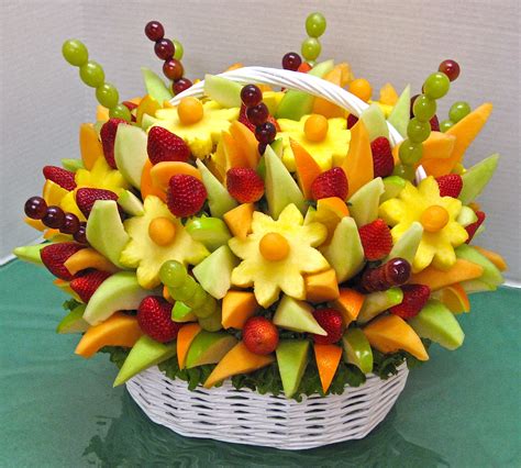 At Edible Arrangements®, we offer a variety of fun, delicious fruit gifts for every occasion. When you want to go the extra mile to celebrate a holiday or special occasion, a gift bundle is the perfect fit. Choose from arrangements paired with extras like a box of delectable Dipped Fruit™, a cheerful balloon, or a cuddly teddy bear.. 