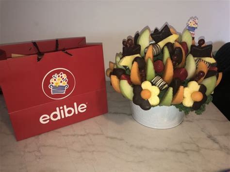 Edible arrangements maryland. Edible Arrangements Baltimore. 510 likes. Our arrangements are made with fresh, handpicked fruit and topped with gourmet chocolate! Contact one of our 17 locally-owned Edible Arrangements in the... 