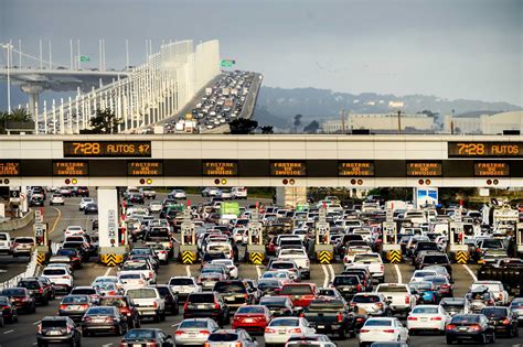 Editorial: Stalled Bay Area bridge toll hike should prompt transit changes