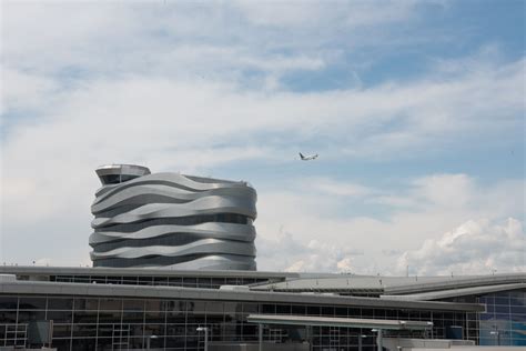 Edmonton (International Airport) Farrow