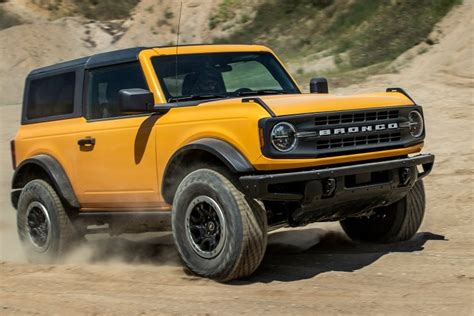 Edmunds ford bronco. Features. +50. good. 7.9 / 10. edmunds TESTED. The Ford Bronco is a highly capable off-roader that makes minimal sacrifices to on-road drivability. Downsides include fuel economy, wind noise ... 