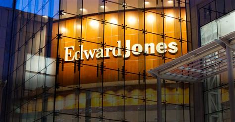 After you log in to Edward Jones Online Account Access, look for: Th