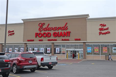 Edwards food giant in bryant arkansas. 10 visitors have checked in at Edwards Food Giant. Write a short note about what you liked, what to order, or other helpful advice for visitors. 