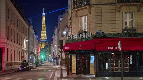 Eerie photos reveal how Covid curfew is transforming Paris - CNN