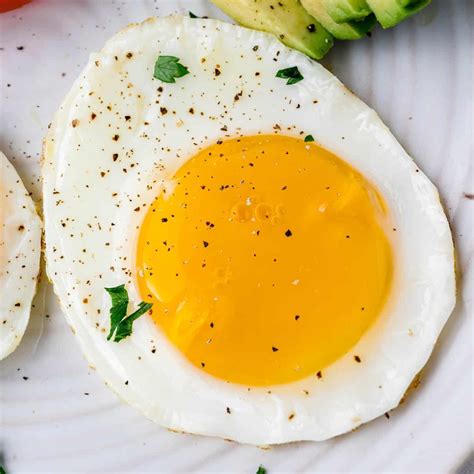 Egg, cooked, sunny side up Nutrition Facts & Calories - Inlivo