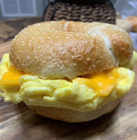Egg bagels. Directions. Special equipment: a 2-inch round cutter. For the baked bagel egg-in-the-hole: Preheat the oven to 375 degrees F. Line a baking sheet with parchment paper. Brush the parchment with 2 ... 