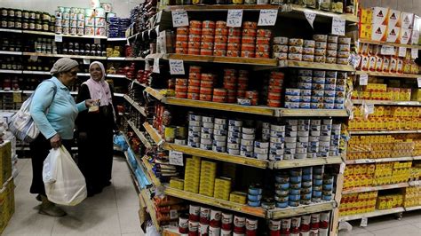 Egypt’s inflation spikes again, hiking prices of basic food