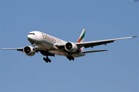 Emirates EK211 status: Dubai (DXB) - George Bush (IAH)