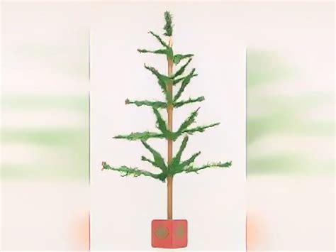 El árbol de Navidad más “humilde” del mundo, comprado por unos centavos, se vende por 4.000 dólares en una subasta