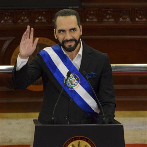 El Salvador President Nayib Bukele takes his reelection campaign beyond the borders