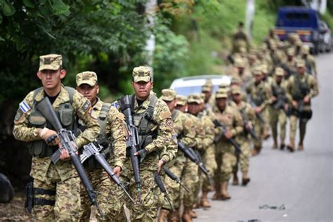 El Salvador sends 4,000 security forces into 3 communities to pursue gang members