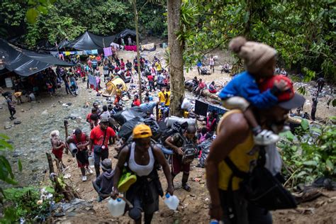 Raul ARBOLEDA AFP. Hasta la fecha, unos 134.178 migrantes transitaron el Tapón del Darién, una selva que divide Colombia y Panamá, considerada uno de los trayectos más peligrosos del mundo. …