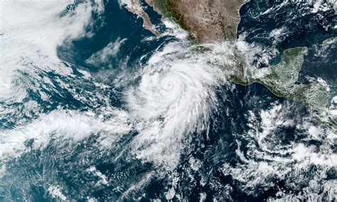 El huracán Hilary provoca una advertencia histórica de tormenta tropical para California mientras el suroeste se prepara para lluvias peligrosas e inundaciones