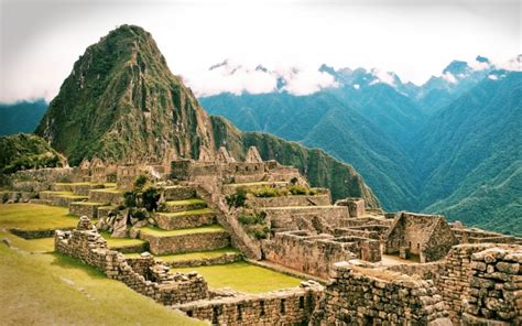 Religión incaica. La religión Inca es el conjunto de creencia