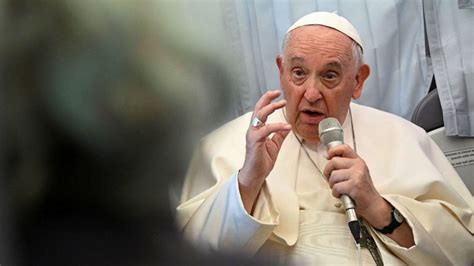 El papa Francisco dice que el Vaticano está involucrado en una misión de paz para poner fin a la guerra en Ucrania