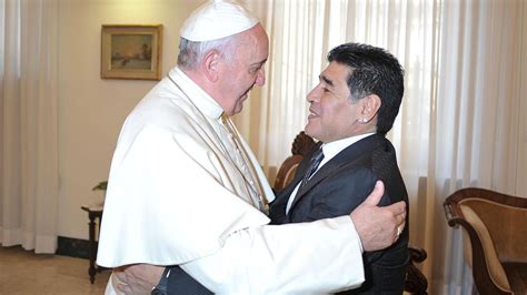 El papa Francisco dijo que “Maradona fue un grande pero como hombre fracasó”