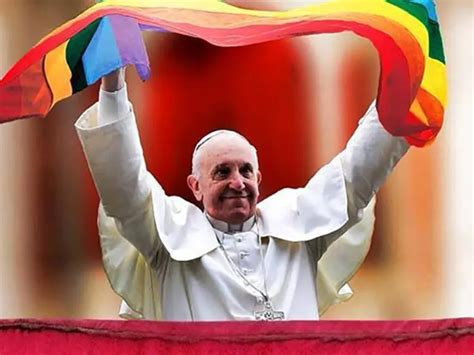 El papa Francisco sugiere por primera vez que algunas personas en uniones del mismo sexo podrían ser bendecidas