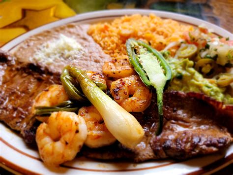 El paso mexican food. Kika's Kitchen is proud to serve some of El Paso's most authentic and traditional Mexican food for both dine-in and to go. Come and give us a try today! Our Story. Kika's Kitchen offers authentic El Paso Mexican food with regular comida corrida specials, as well as delicious Mexican food for carry out / take out and dine-in. 