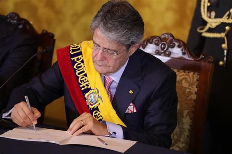 El presidente Lasso firma un decreto ejecutivo que autoriza operaciones militares en Ecuador para combatir organizaciones delictivas