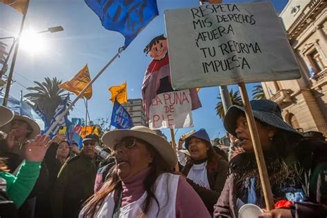 El presidente de Argentina exige al gobierno de Jujuy el “cese inmediato de la represión” ante protestas contra reforma constitucional