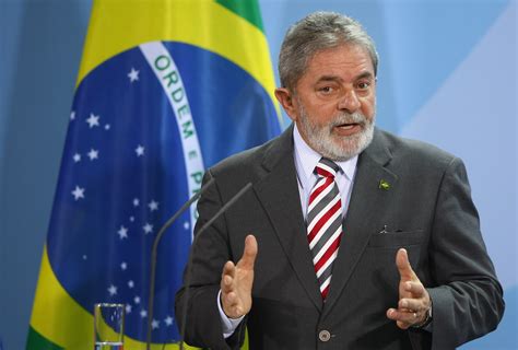 El presidente de Brasil, Lula da Silva, viaja a China con las esperanzas puestas en el comercio y la paz