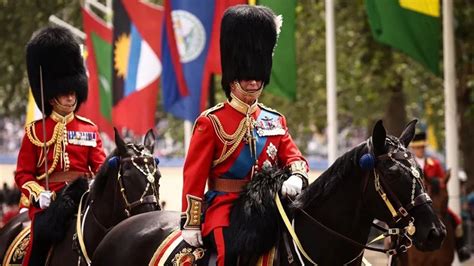 El rey Carlos III cabalgará en su primer desfile oficial por su cumpleaños