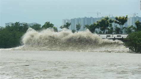 El tifón Mawar sigue fortaleciéndose, se emiten alertas de tifón para Guam y Rota