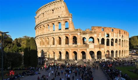 El turista que supuestamente talló su nombre en el Coliseo romano dijo que no sabía la”antigüedad del monumento”