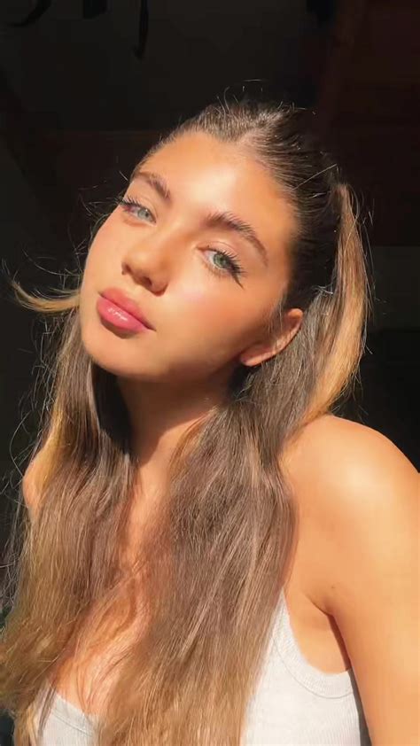 Elabeeri Leaked (SEX) 45 Pics