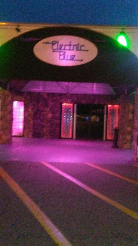 r/Connecticut • What are things like these days at Electric Blue in Connecticut? I heard this place got busted by the Feds last year and it sounded pretty serious but I see they are still open. I see the billboard on the highway when I’m passing through.. 