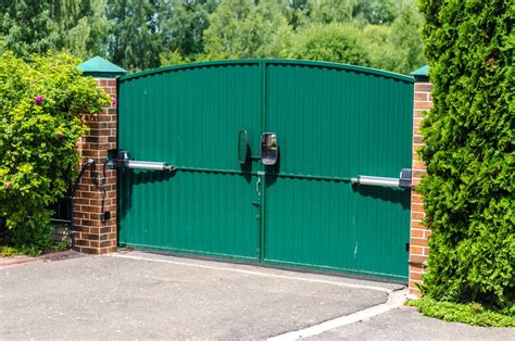 Electric driveway gate. GD# KIT-pas-10x4-bs-sw-bundle MFR# 10X4-BS-SW. Complete Driveway Gate & Automation Kit. INCLUDES: • Steel Driveway Gate w/ Black Powder Coat Finish. • 4 Ft. High on Ends - 5 Ft. High in Center. • Linear Arm Gate Operator w/3.5-Year Limited Manufacturer Warranty. 